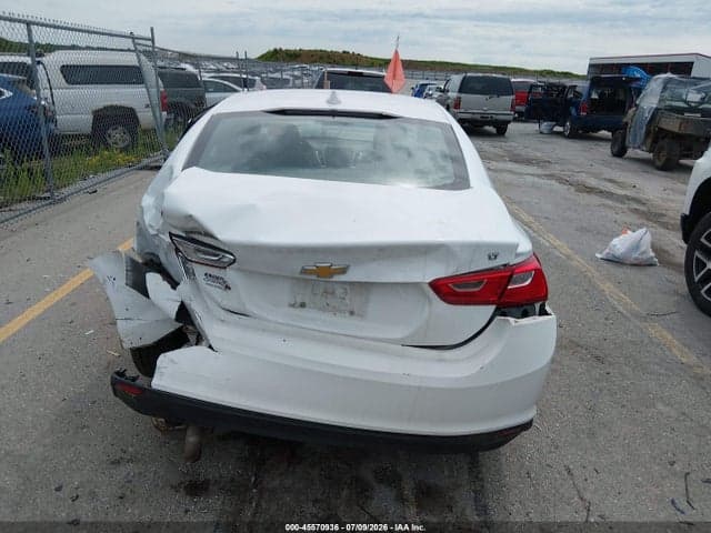 2017 CHEVROLET MALIBU 1LT 16