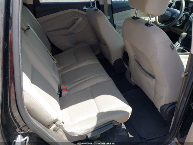 2017 FORD ESCAPE SE 8