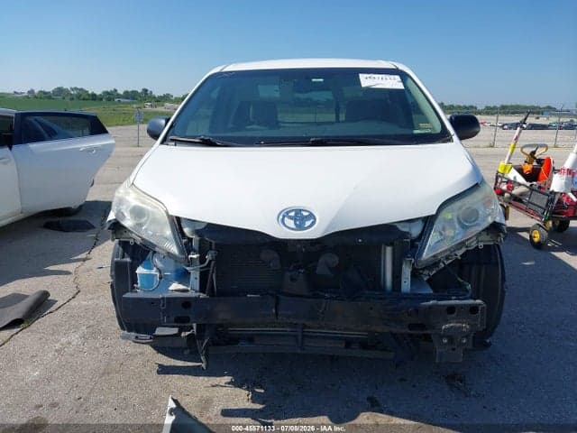 2017 TOYOTA SIENNA L 7 PASSENGER 13