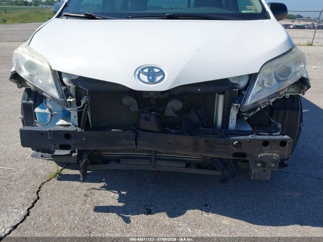2017 TOYOTA SIENNA L 7 PASSENGER 6
