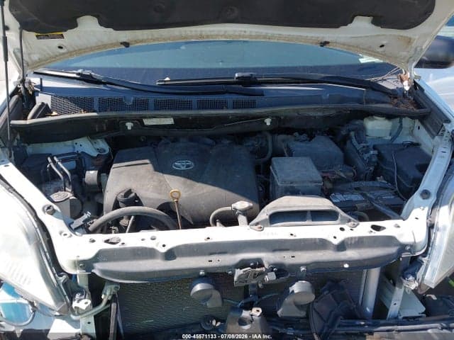 2017 TOYOTA SIENNA L 7 PASSENGER 10