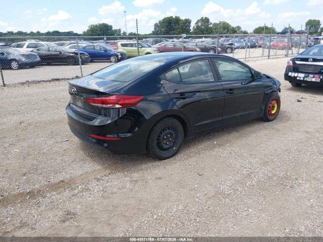 2018 HYUNDAI ELANTRA SE 4