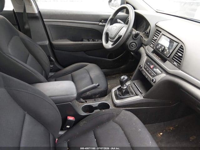 2018 HYUNDAI ELANTRA SE 5