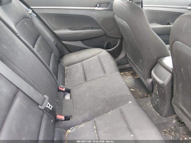 2018 HYUNDAI ELANTRA SE 8