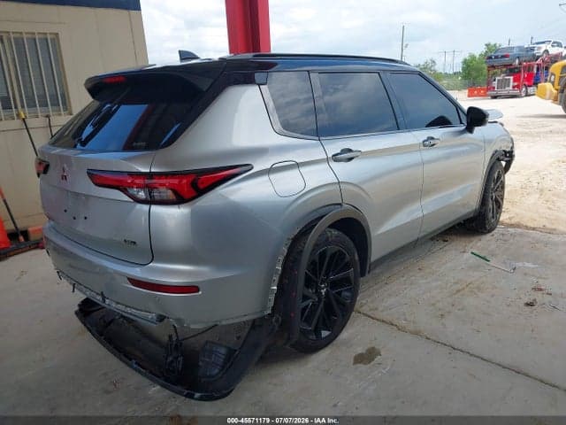 2024 MITSUBISHI OUTLANDER 4