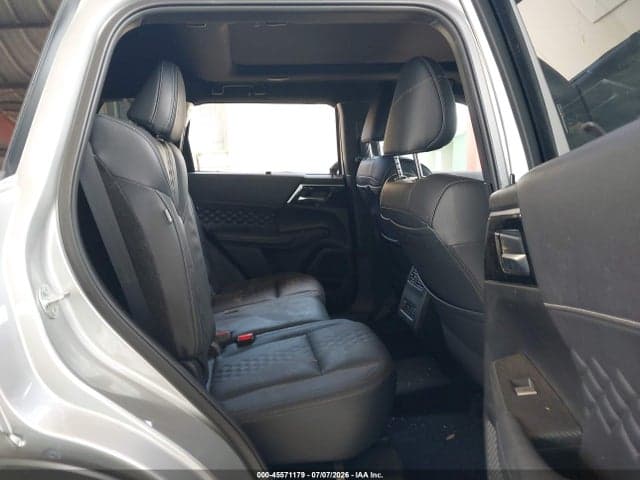 2024 MITSUBISHI OUTLANDER 8