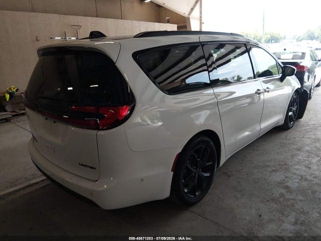 2025 CHRYSLER PACIFICA LIMITED 4