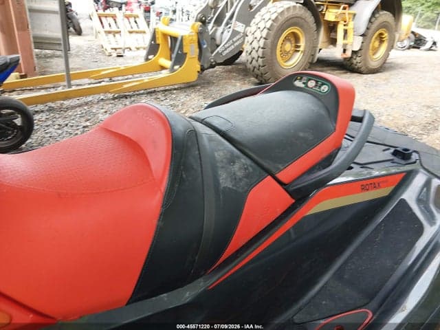 2020 BOMBARDIER SEADOO RXT-X300 8