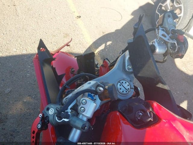 2023 DUCATI SUPERSPORT 7