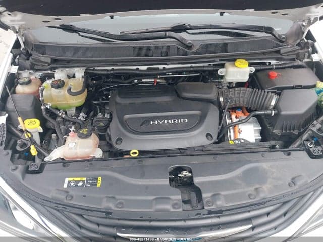 2018 CHRYSLER PACIFICA HYBRID LIMITED 10