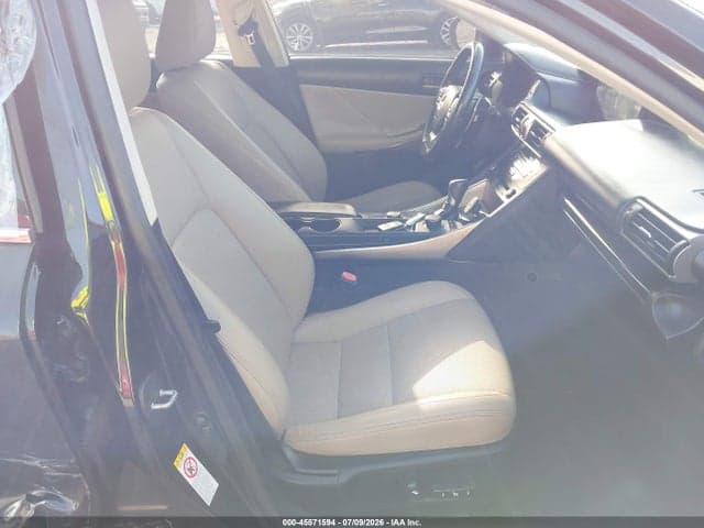 2017 LEXUS IS 200T 5
