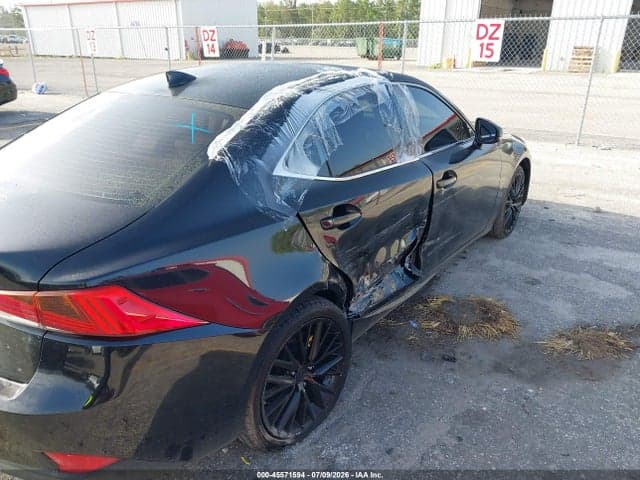 2017 LEXUS IS 200T 6