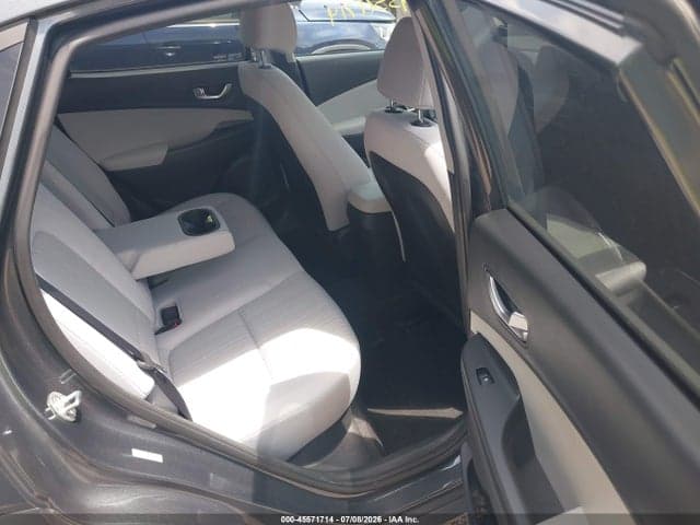 2022 HYUNDAI KONA SEL 8