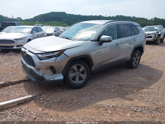 2024 TOYOTA RAV4 XLE 2