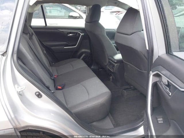 2024 TOYOTA RAV4 XLE 8