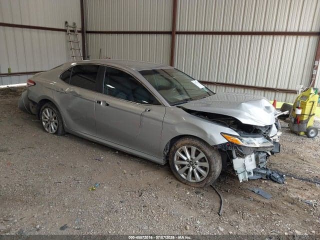 2018 TOYOTA CAMRY LE 1