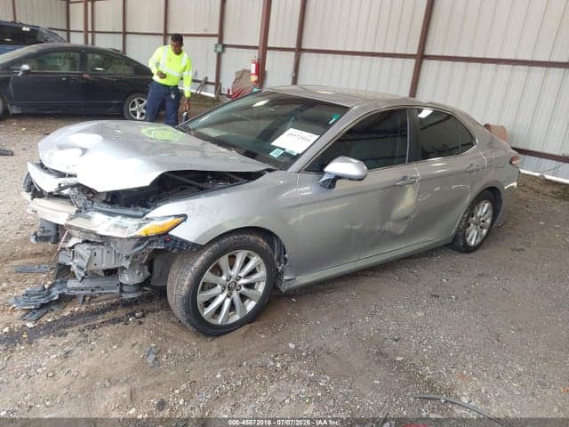2018 TOYOTA CAMRY LE 2