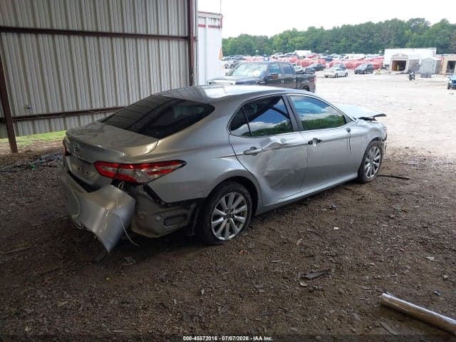 2018 TOYOTA CAMRY LE 4