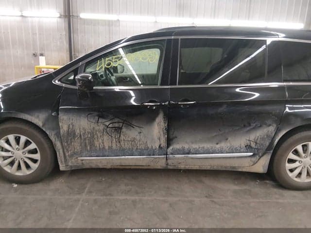2017 CHRYSLER PACIFICA TOURING-L 18