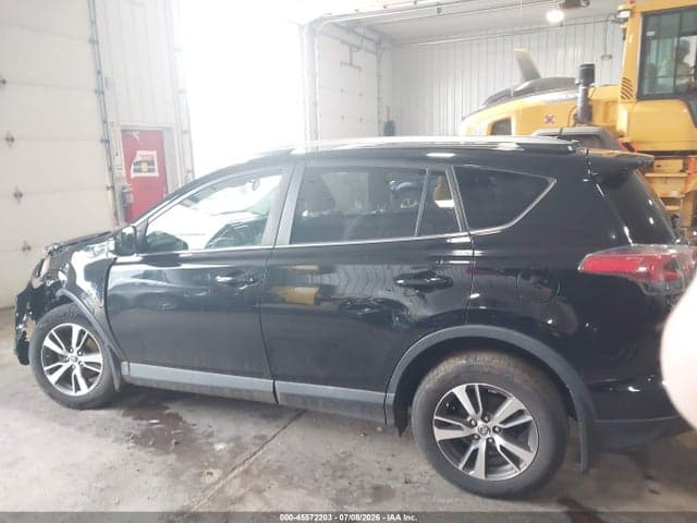 2017 TOYOTA RAV4 XLE 14