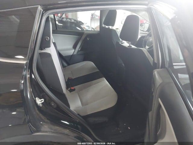 2017 TOYOTA RAV4 XLE 8