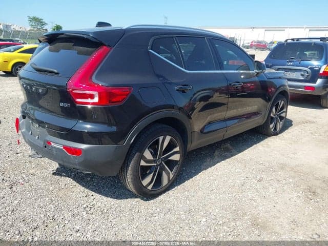 2023 VOLVO XC40 B5 PLUS BRIGHT THEME 4