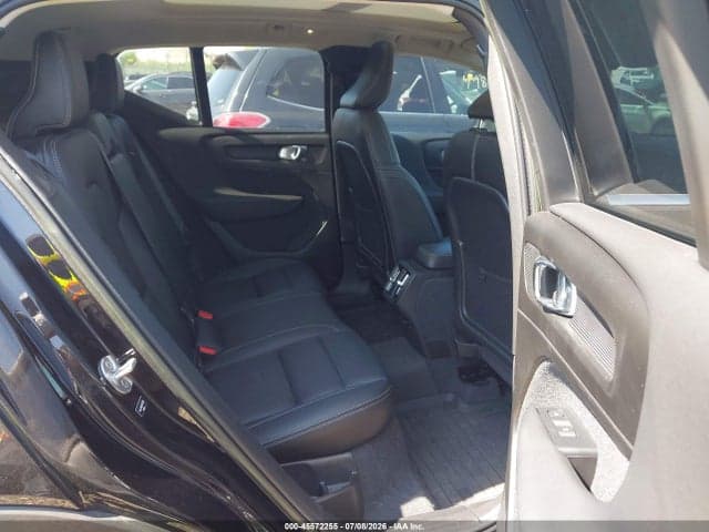 2023 VOLVO XC40 B5 PLUS BRIGHT THEME 8