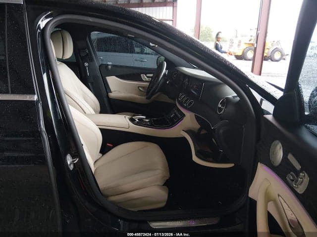 2017 MERCEDES-BENZ E 300 5