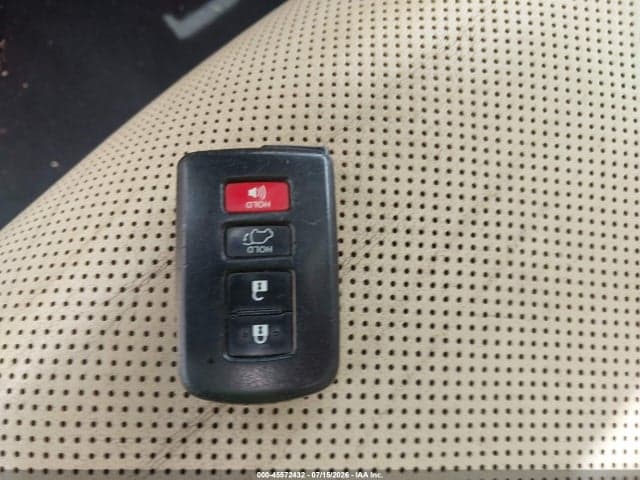 2017 TOYOTA HIGHLANDER LIMITED 11