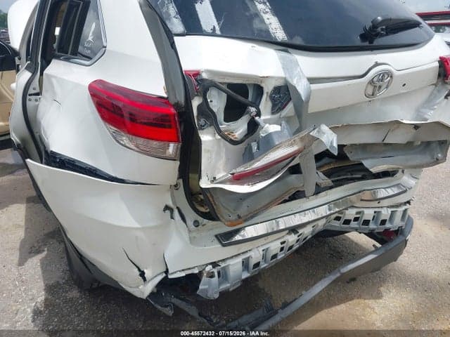 2017 TOYOTA HIGHLANDER LIMITED 6