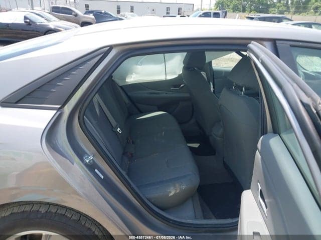2023 HYUNDAI ELANTRA SE 8