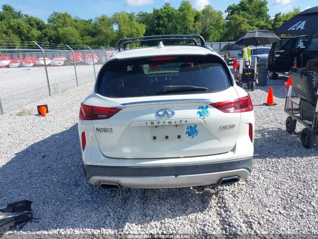 2019 INFINITI QX50 ESSENTIAL 17