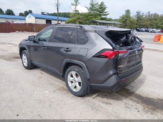 2020 TOYOTA RAV4 XLE 3