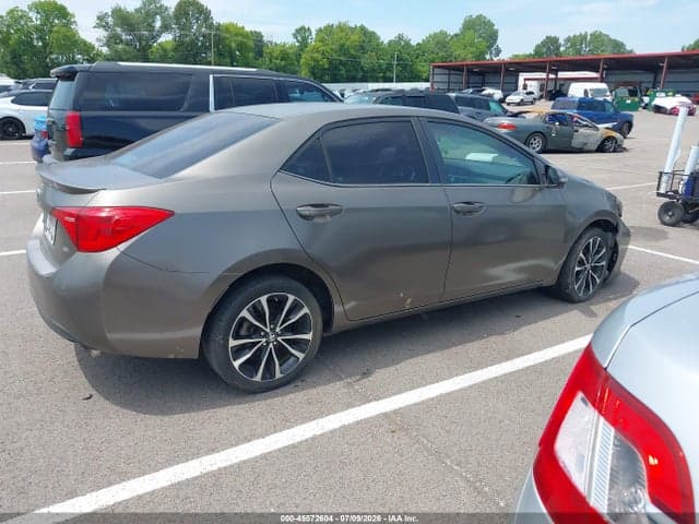 2017 TOYOTA COROLLA SE 4