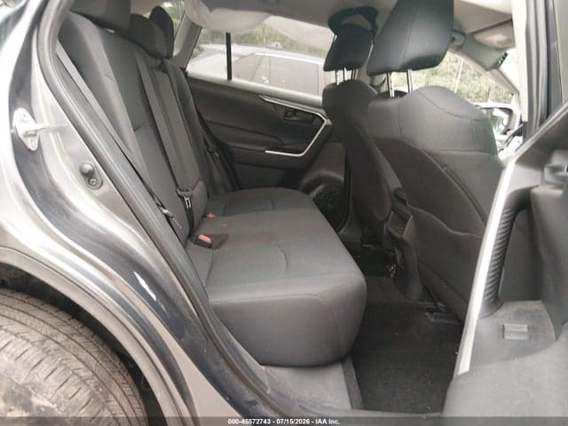 2020 TOYOTA RAV4 LE 8