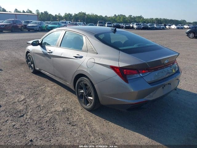 2022 HYUNDAI ELANTRA SEL 3