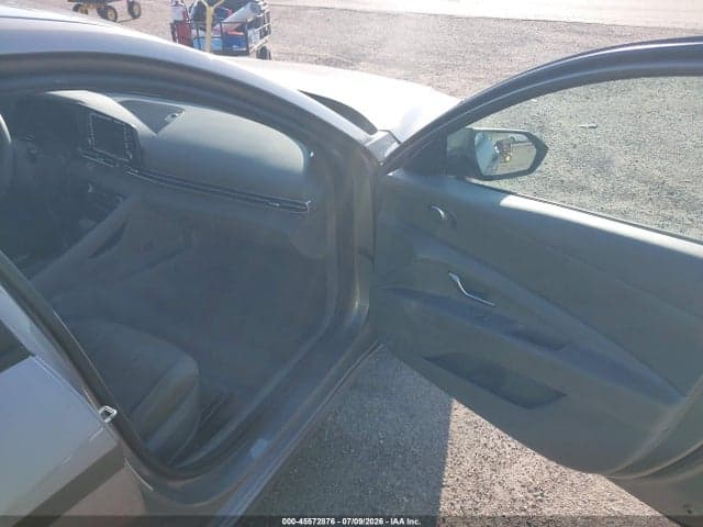 2022 HYUNDAI ELANTRA SEL 5
