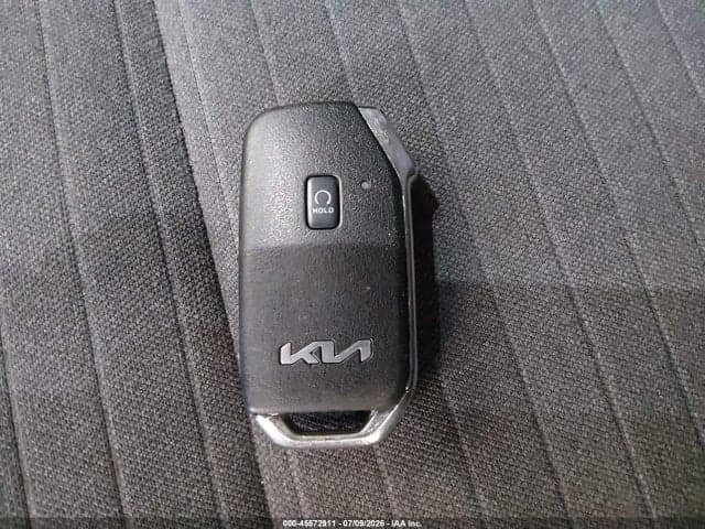 2023 KIA SELTOS S 11