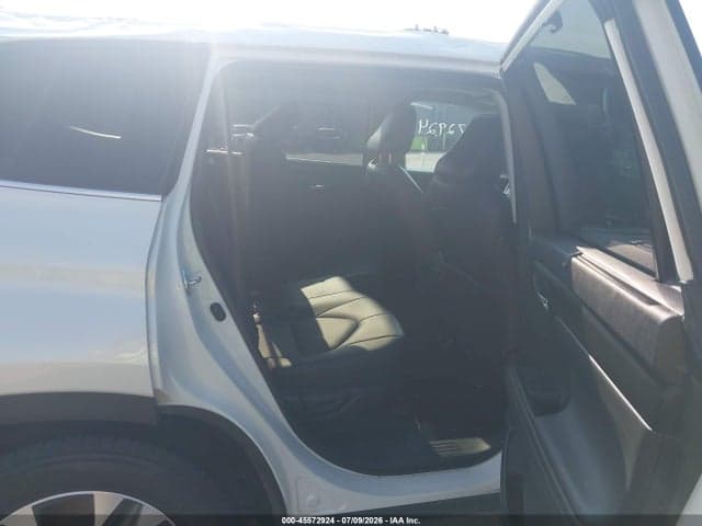 2021 TOYOTA HIGHLANDER XLE 8