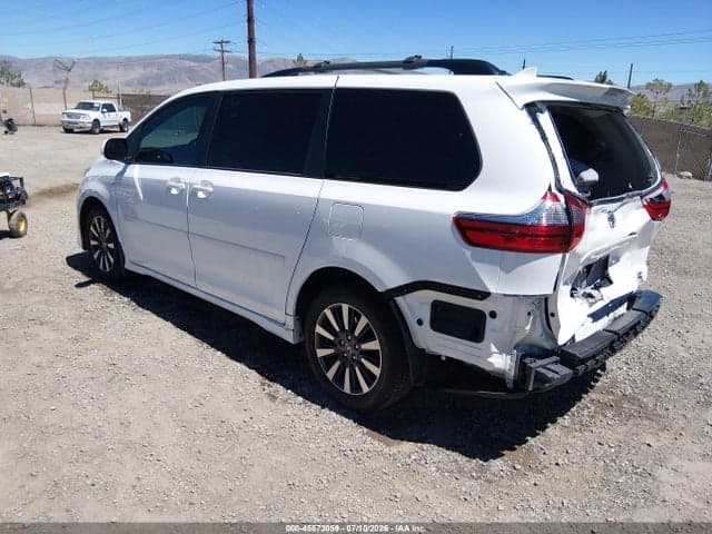 2020 TOYOTA SIENNA LE 3