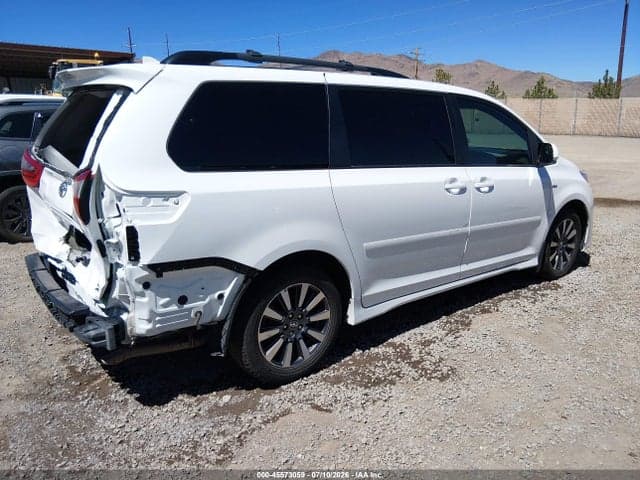 2020 TOYOTA SIENNA LE 4