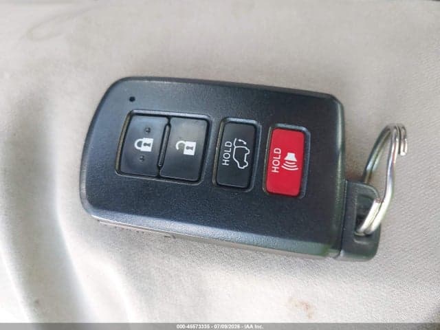 2018 TOYOTA RAV4 XLE 11
