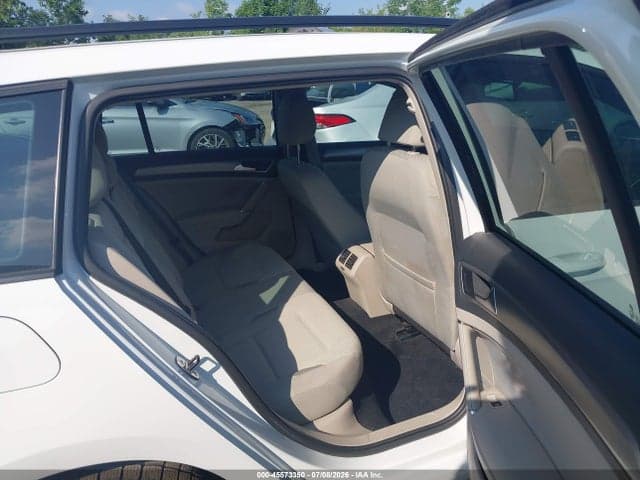 2017 VOLKSWAGEN GOLF SPORTWAGEN TSI S 8