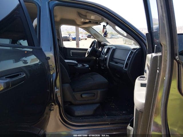 2019 RAM 1500 CLASSIC WARLOCK 4X2 6'4 BOX 5