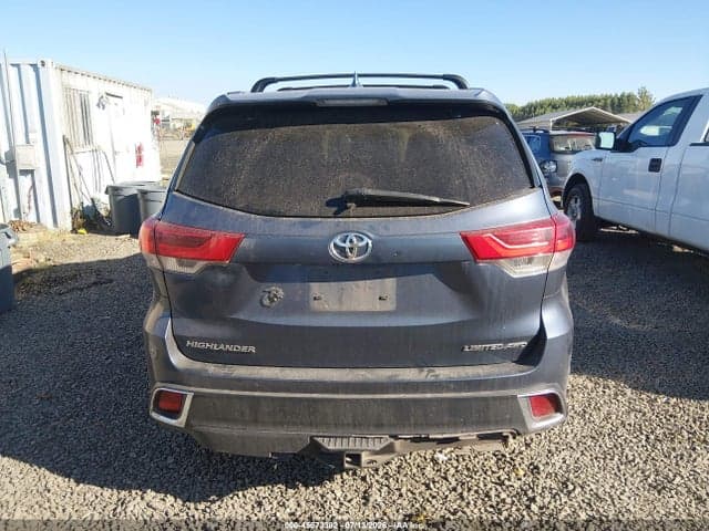2018 TOYOTA HIGHLANDER LIMITED 17