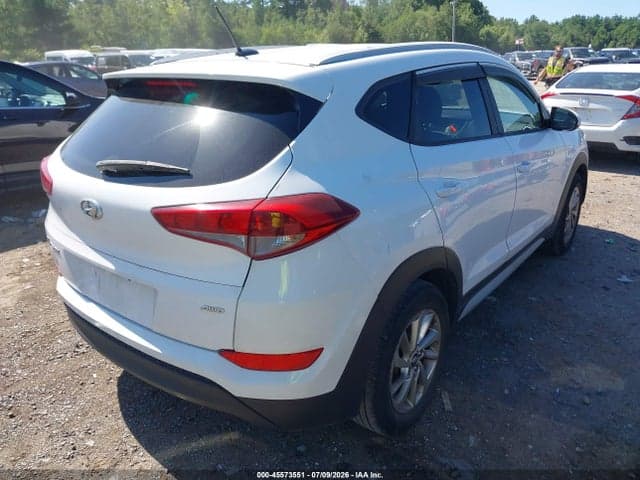 2017 HYUNDAI TUCSON SE 4