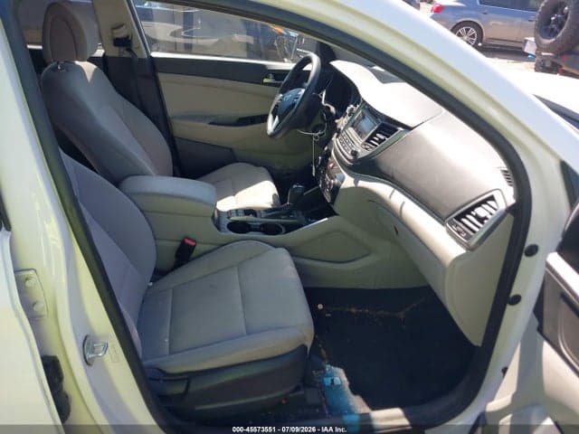 2017 HYUNDAI TUCSON SE 5
