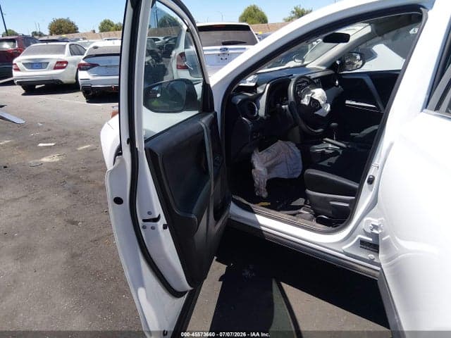 2018 TOYOTA RAV4 LE 5