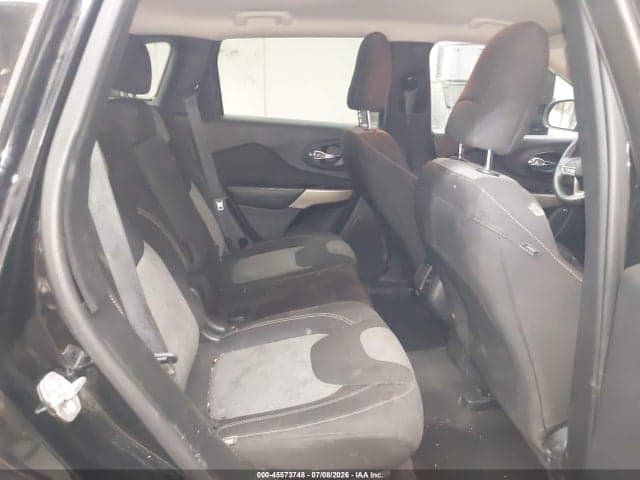2018 JEEP CHEROKEE LATITUDE FWD 8