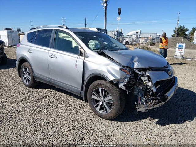 2018 TOYOTA RAV4 XLE 1